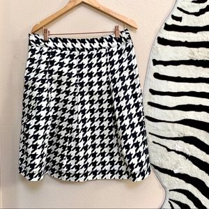MERONA MIDI SKIRT with. houndstooth print size 10